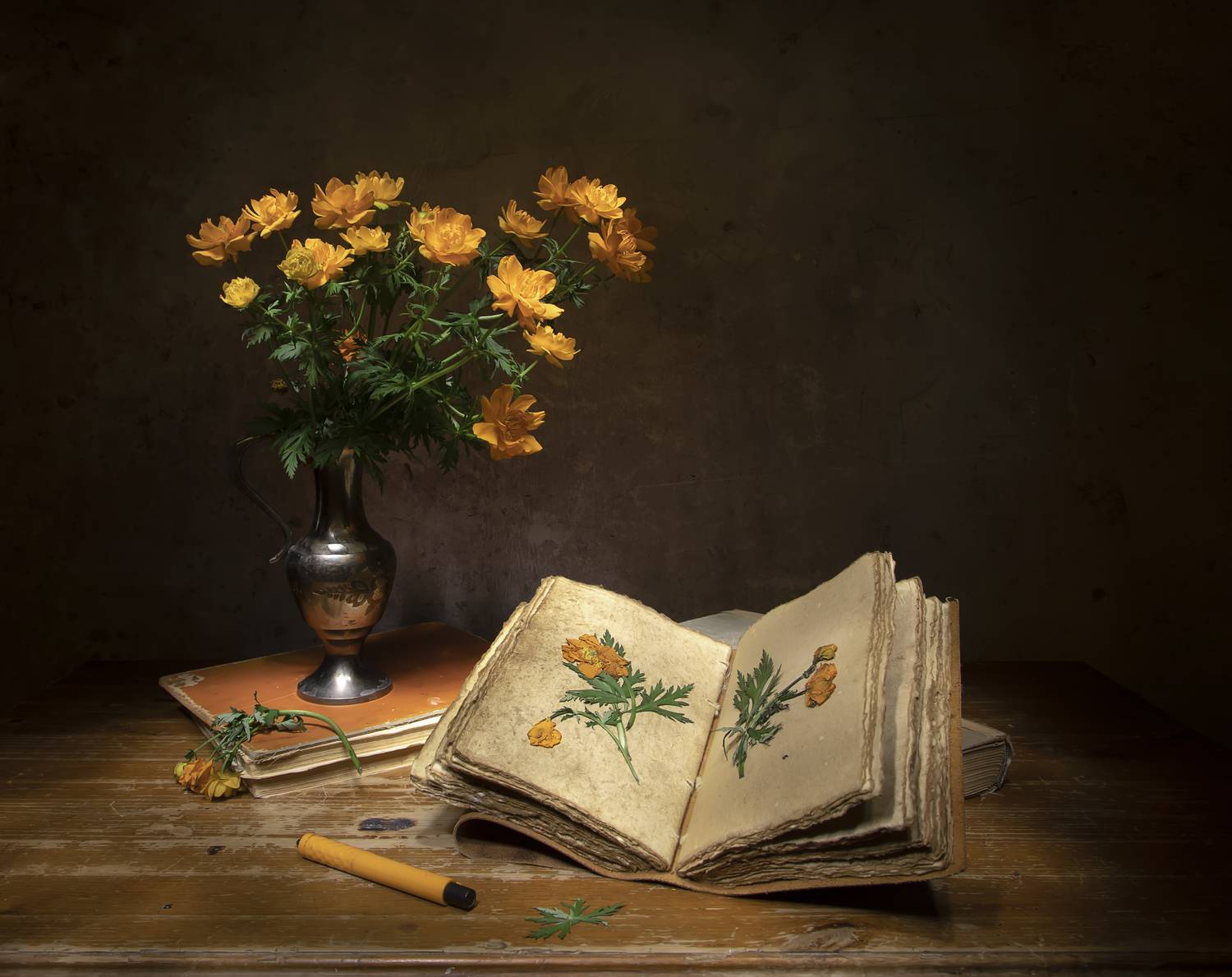 натюрморт, книги, купальница, жарки, Татьяна Феденкова