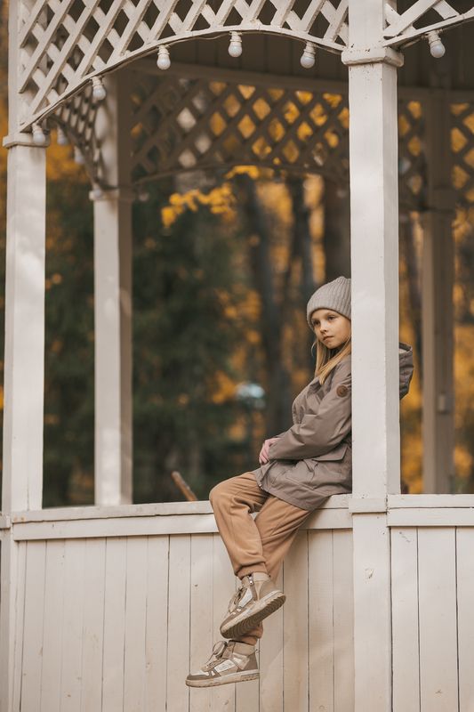 autumn park girl teenager in autumn park фото превью