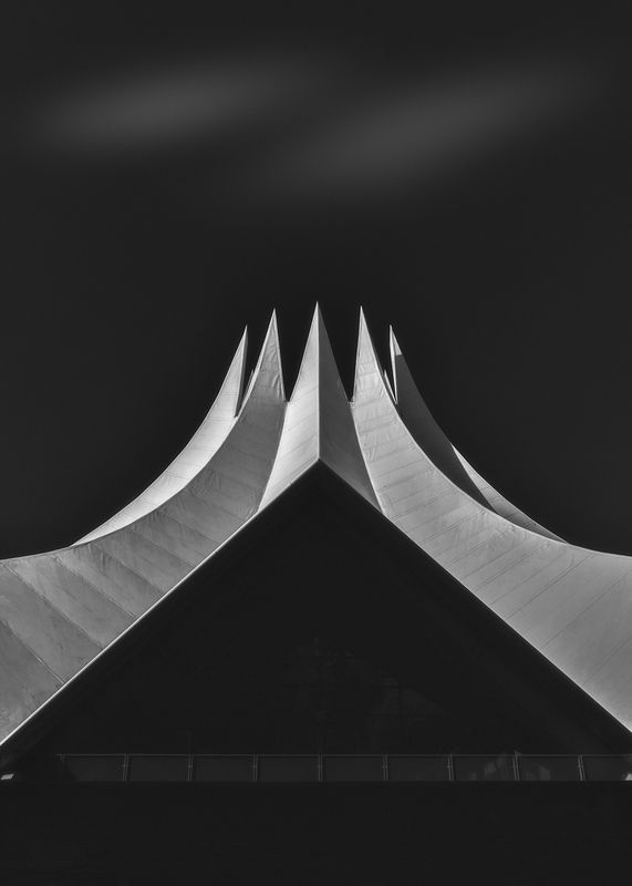 Monumental Cage фото превью