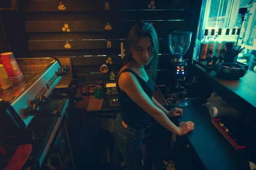 Фотосессия девушки в CLAPPER COFFEE