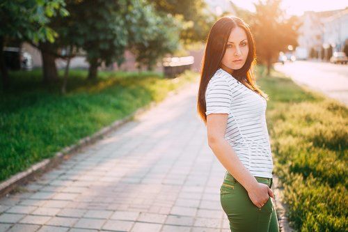 в солнечных лучах
