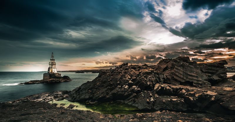 Dark clouds above фото превью