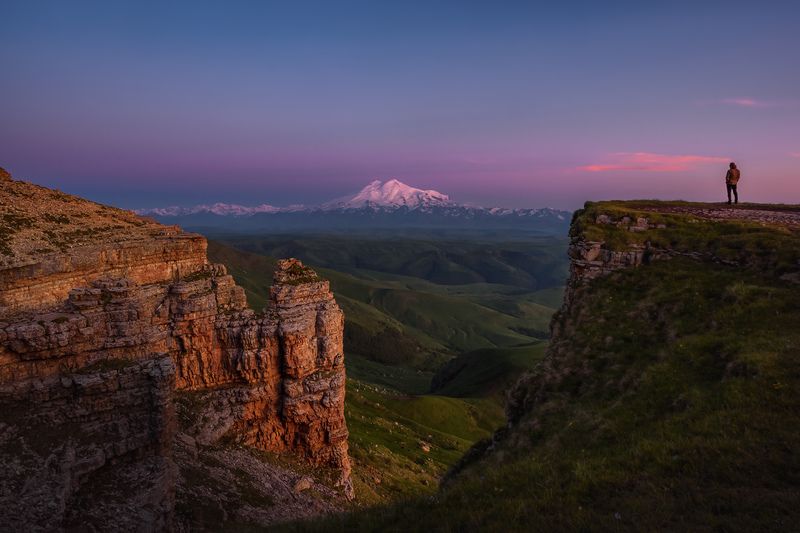 кавказ, карачаево-черкесия, кчр, горы, бермамыт, скалистый хребет, эльбрус, закат в горах Тихий вечер фото превью