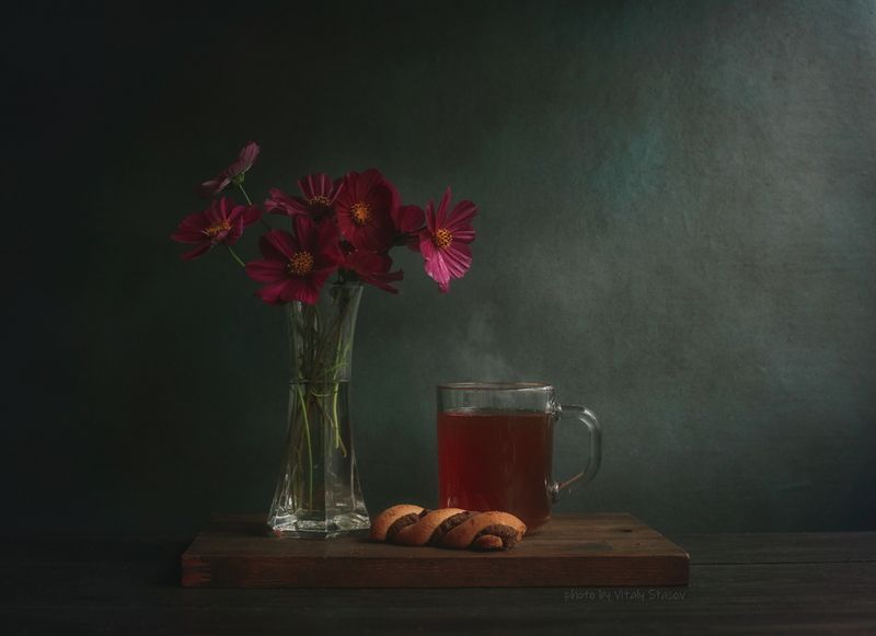 космея, цветы, натюрморт, напиток, аромат, вкусно, flowers, still life, drink, aroma, delicious, bouquet , flowers Цветы и чашка чая фото превью