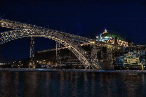 Мост через реку Дору, город Порту