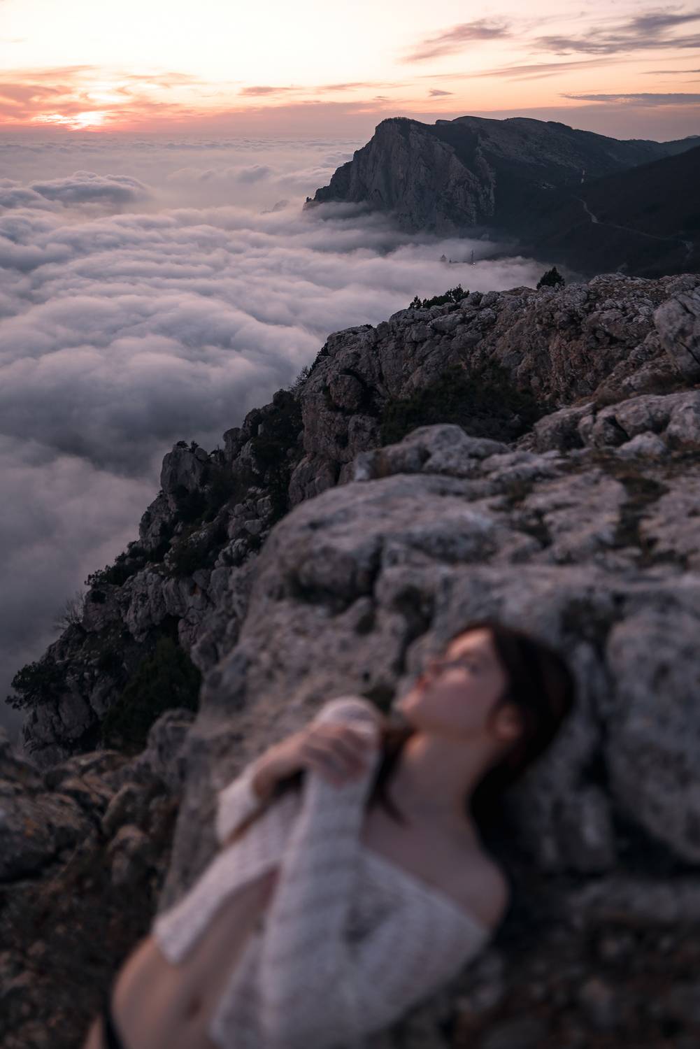 #girl #mountains #rocks #clouds #fog #sunset #outdoors #nature #portrait #landscape #evening #hills #sky #dress #cliff, Александр Кислов