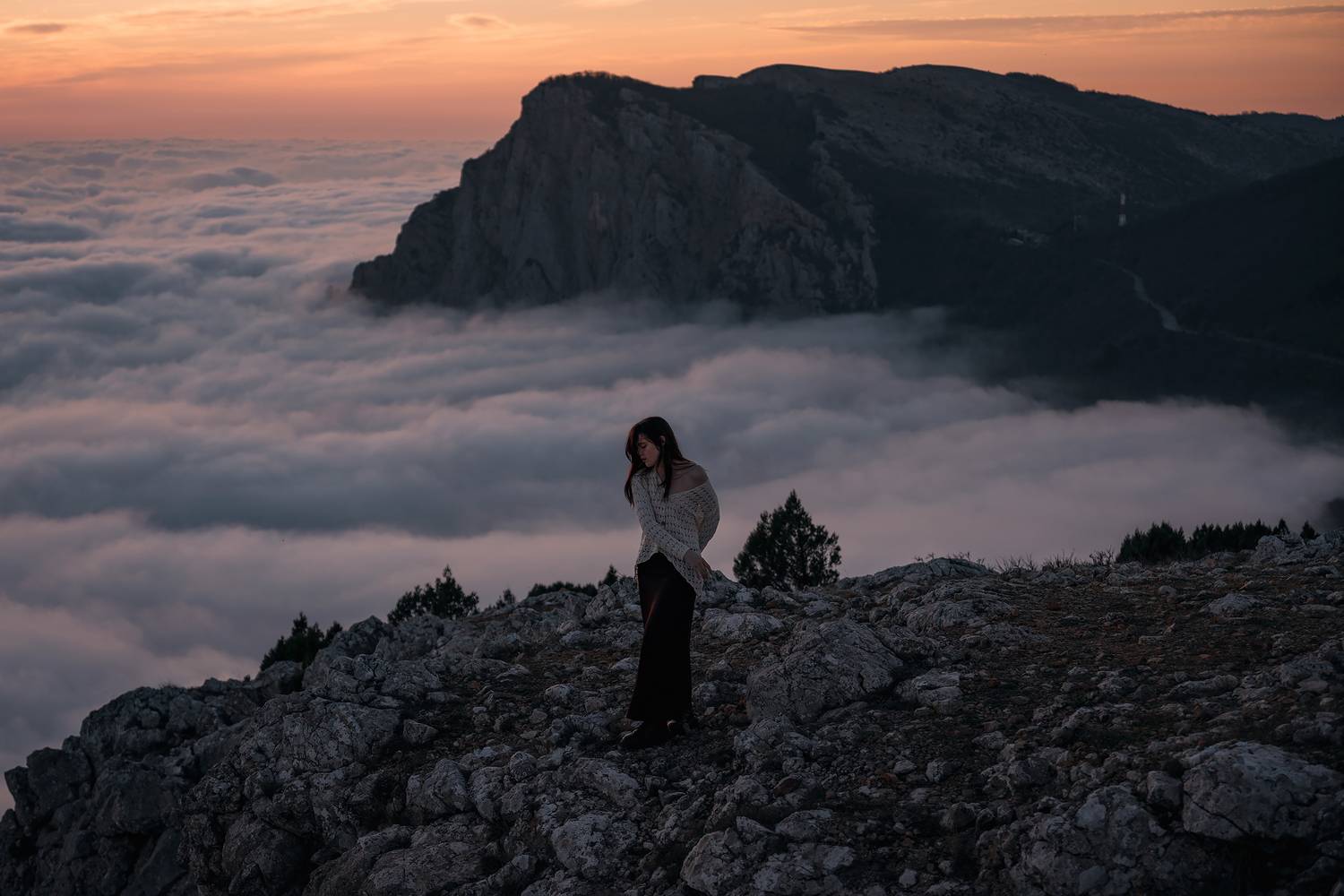 #girl #mountains #rocks #clouds #fog #sunset #outdoors #nature #portrait #landscape #evening #hills #sky #dress #cliff, Александр Кислов