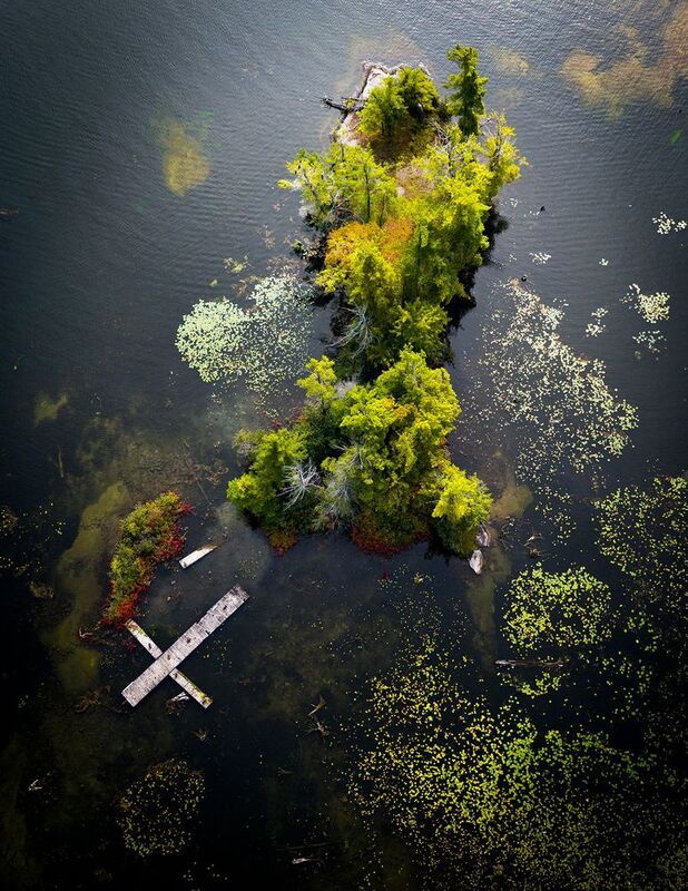 aerial, island, canada, water, lake, trees, cross, dock, submerged, reflection, mess, wooden, nature, structure, water, ontario, abstract, peace, isolated, solitude, algae, floral, green, platform, forgotten, underwater, marko radovanovic Finding the way фото превью