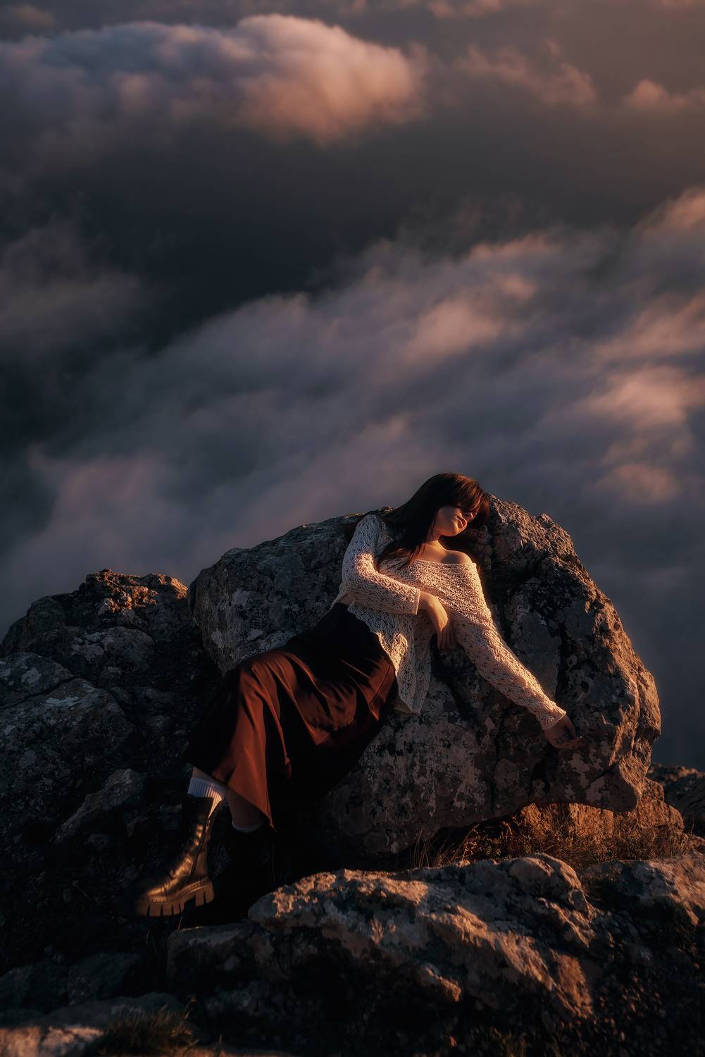#girl #mountains #rocks #clouds #fog #sunset #outdoors #nature #portrait #landscape #evening #hills #sky #dress #cliff, Александр Кислов