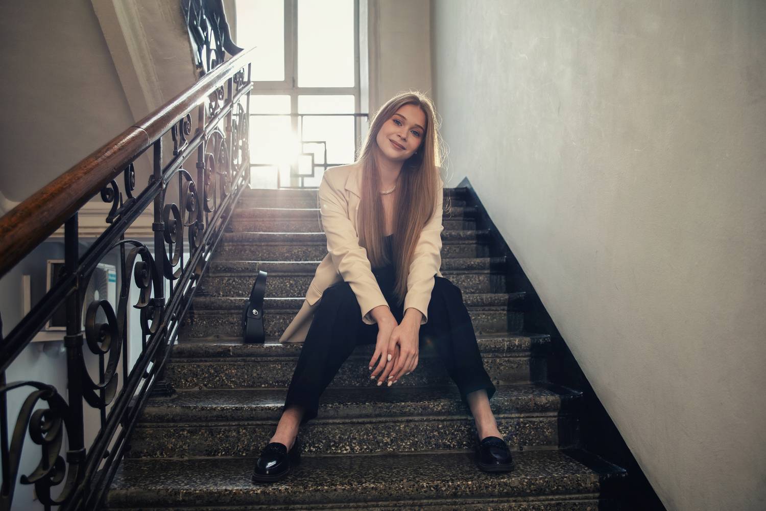 девушка, блондинка, лестница, Наталья Максимова