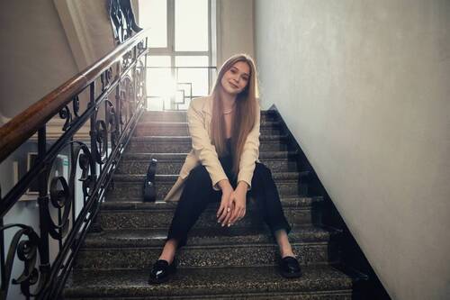 На лестнице