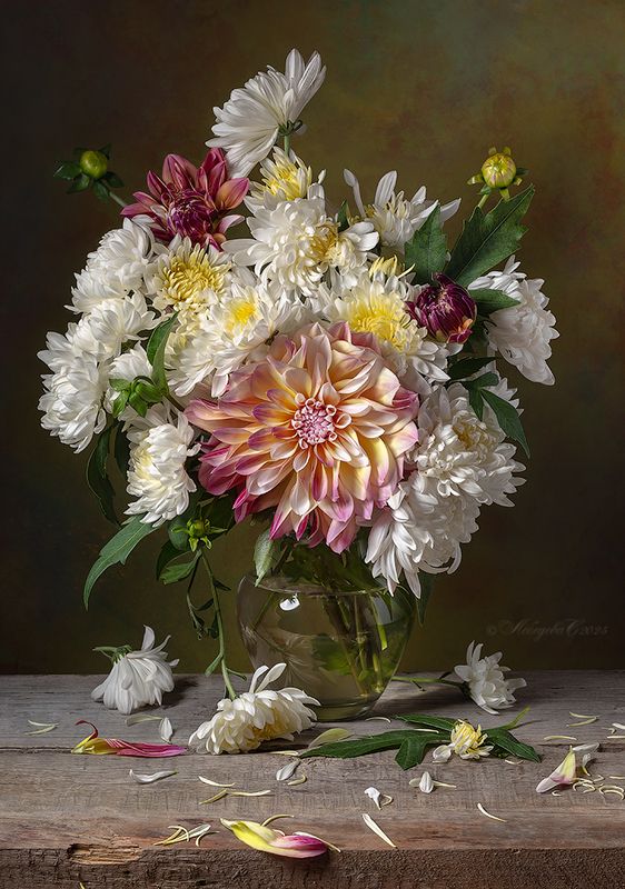 Букет с хризантемами  и георгинами фото превью