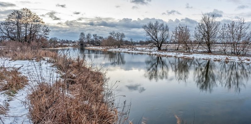 Панорама декабрьской реки фото превью