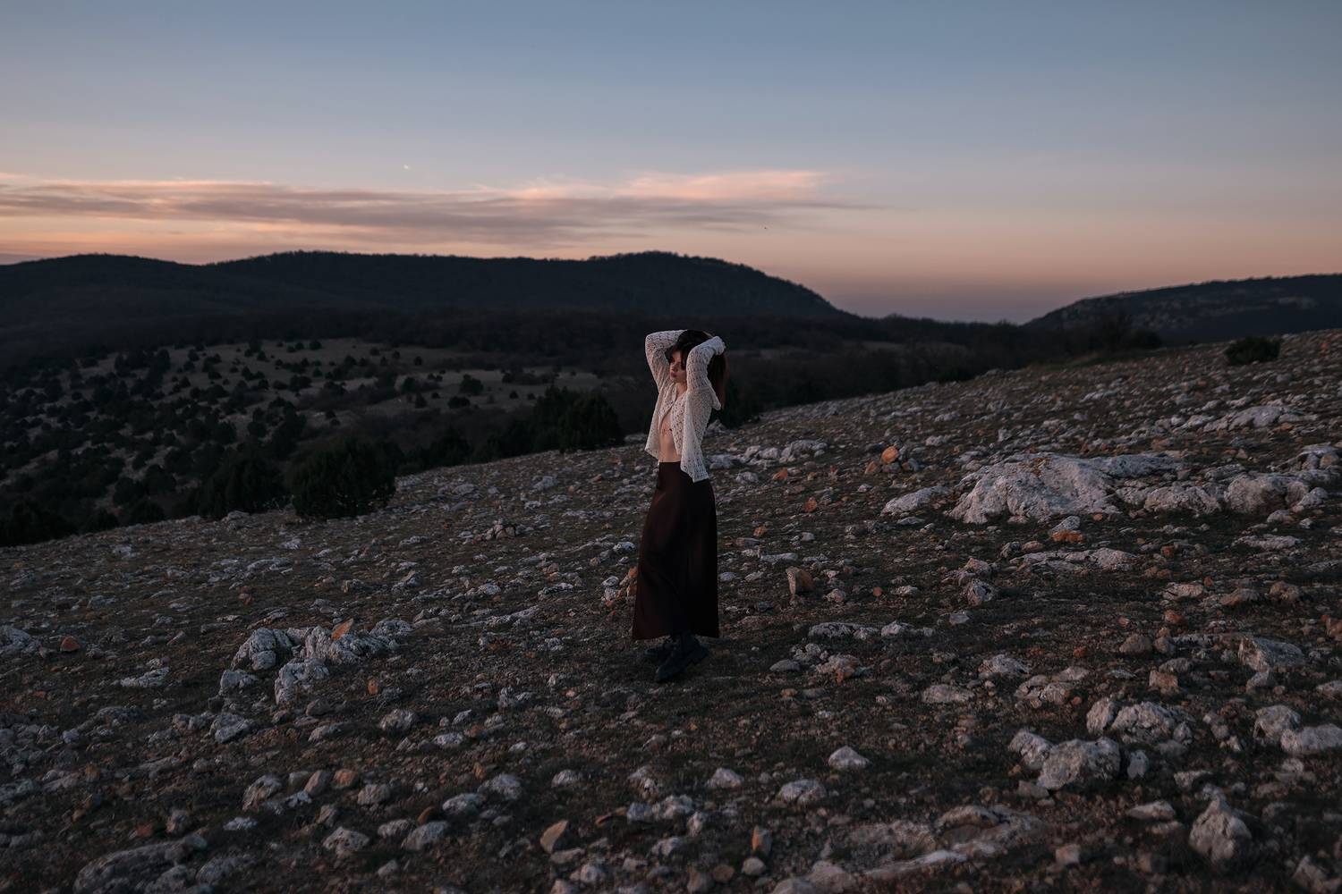 #girl #mountains #rocks #clouds #fog #sunset #outdoors #nature #portrait #landscape #evening #hills #sky #dress #cliff, Александр Кислов
