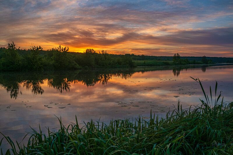 лето озеро рассвет облака отражение природа пейзаж Цветное утро. фото превью