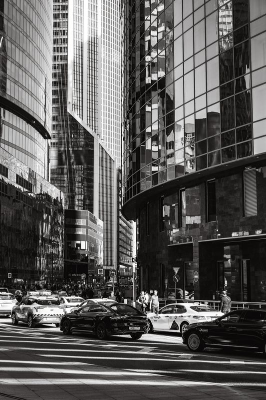 Один солнечный день в осеннем Москва-Сити фото превью