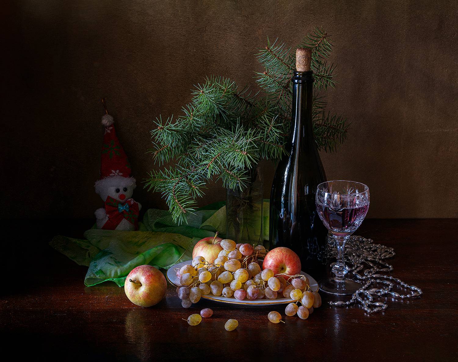 бутылка, фужер, вино, ель, яблоки, виноград, новый год, Алексей Бычков