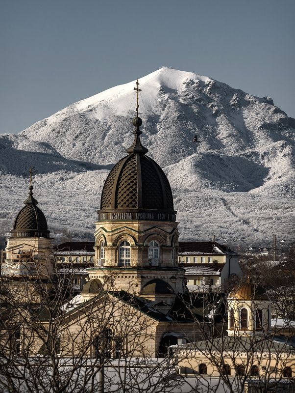 кавказ, кмв, кавказские минеральные воды, горы, зима, бештау, пятигорск, зимний город, храм, architecture, архитектура Снежные макушки фото превью
