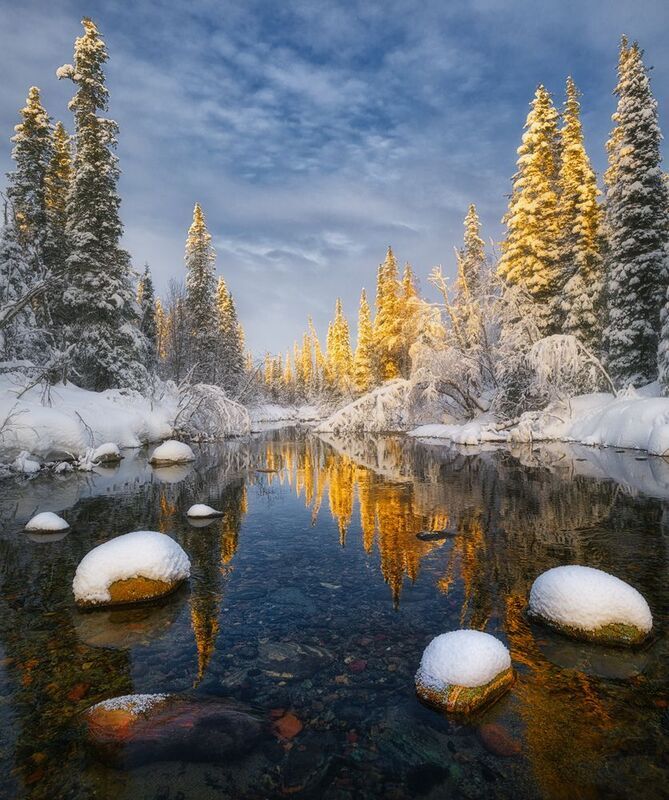 Вдоль русла каменистых рек фото превью