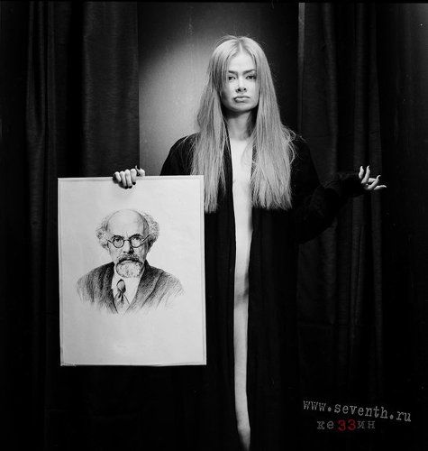 Портрет с девушкой