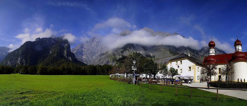 панорама,пейзаж,горы,альпы На пики возвышающихся гор,  Надеты облачные вуалетки.... фото превью