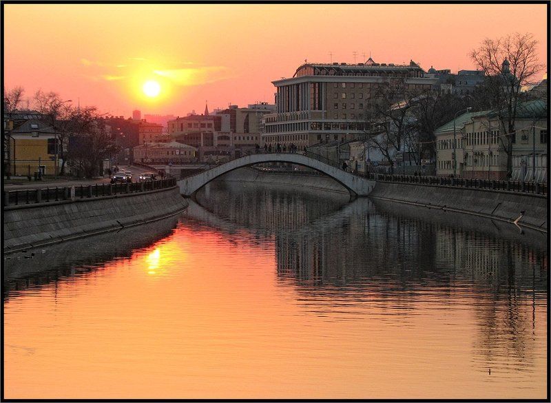 Так в Москве садится солнце. фото превью