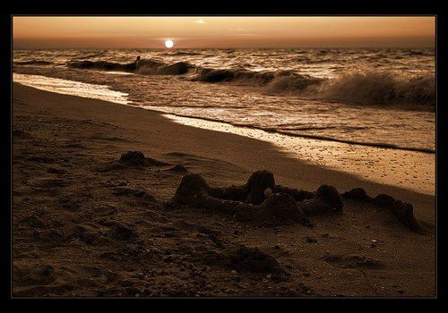 Замки на песке...