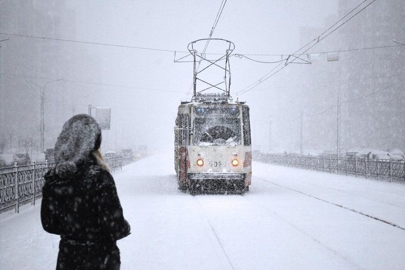 Подойди к ней фото превью
