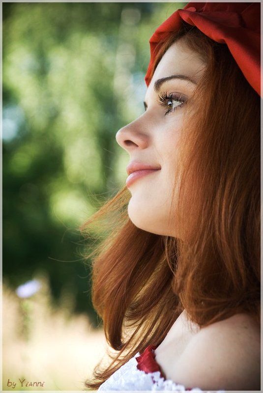 девочка, девушка, мечта, мечтающая, шапочка, красная Мечтающая фото превью