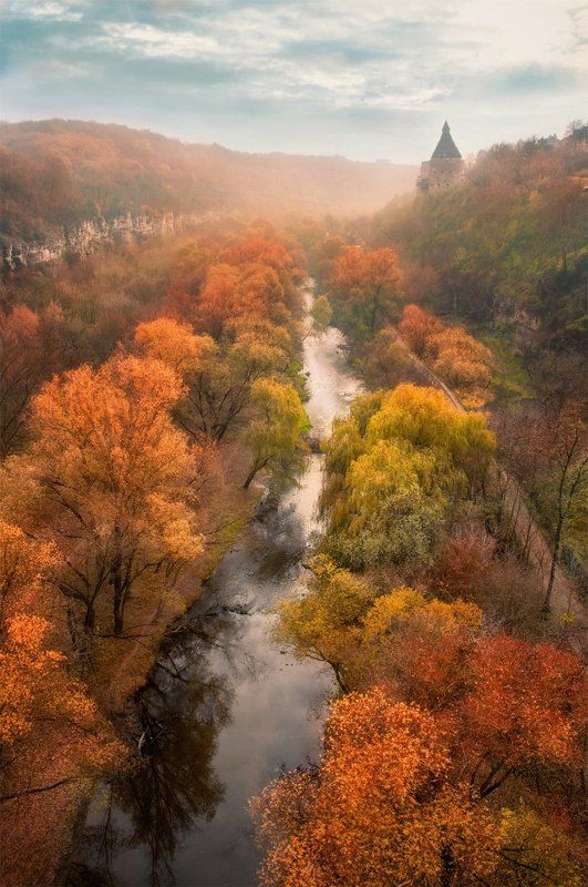 Деревья, Замок, Золотая осень, Каменец-Подольский, Мост, Облака, Отражение, Река, Скалы, Смотрич, Туман, Ущелье речка Смотрич фото превью