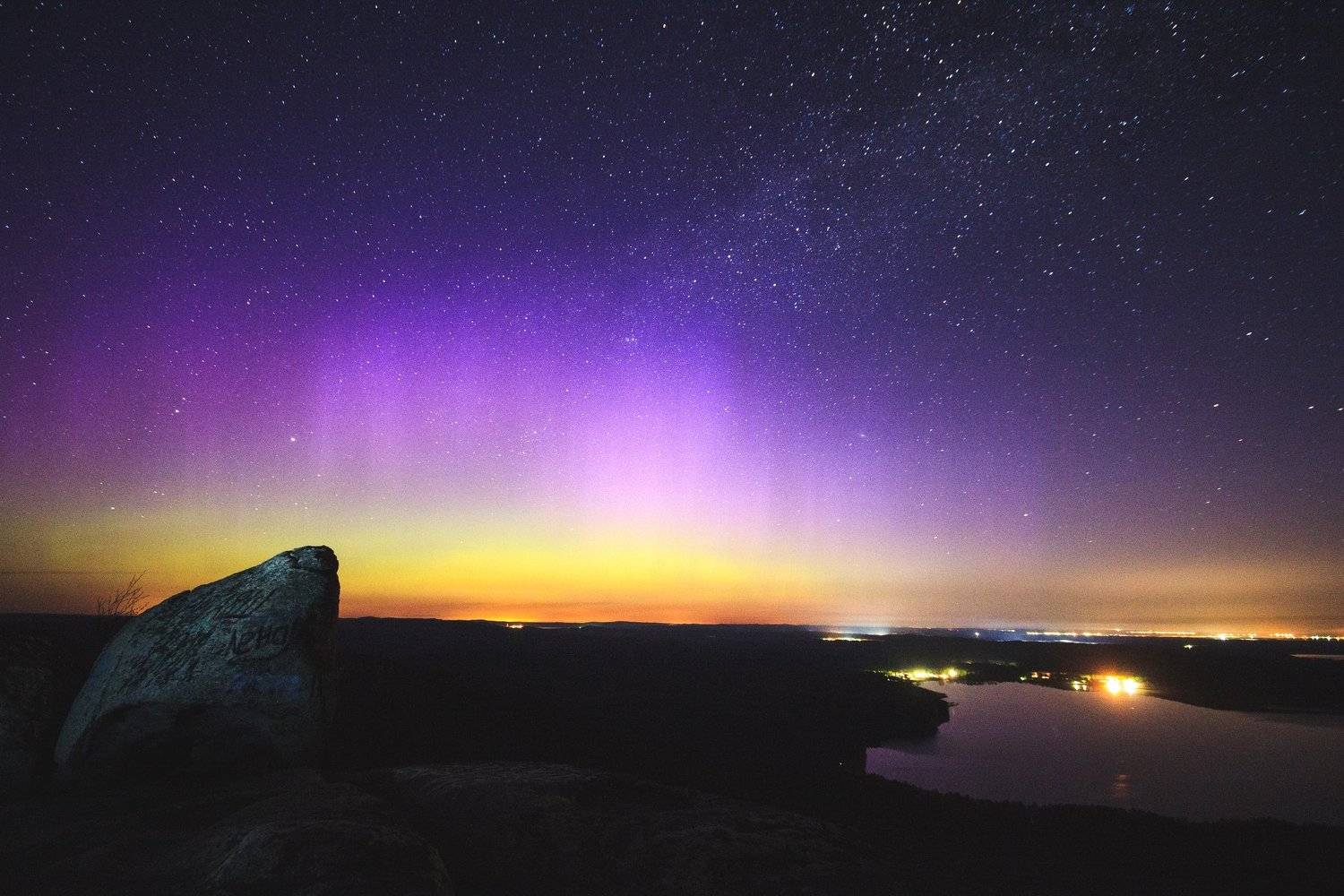 северное сияние, млечный путь, звезды, галактика, камень, аракуль, урал, россия, Сергей Гарифуллин