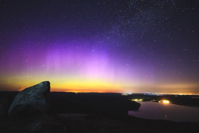 северное сияние, млечный путь, звезды, галактика, камень, аракуль, урал, россия Северное сияние и Млечный путь фото превью