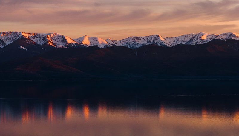 озеро, Байкал, пейзаж, природа, горы, вершины, снег, Хамар-Дабан, вода, гладь, закат Вечерний Байкал фото превью