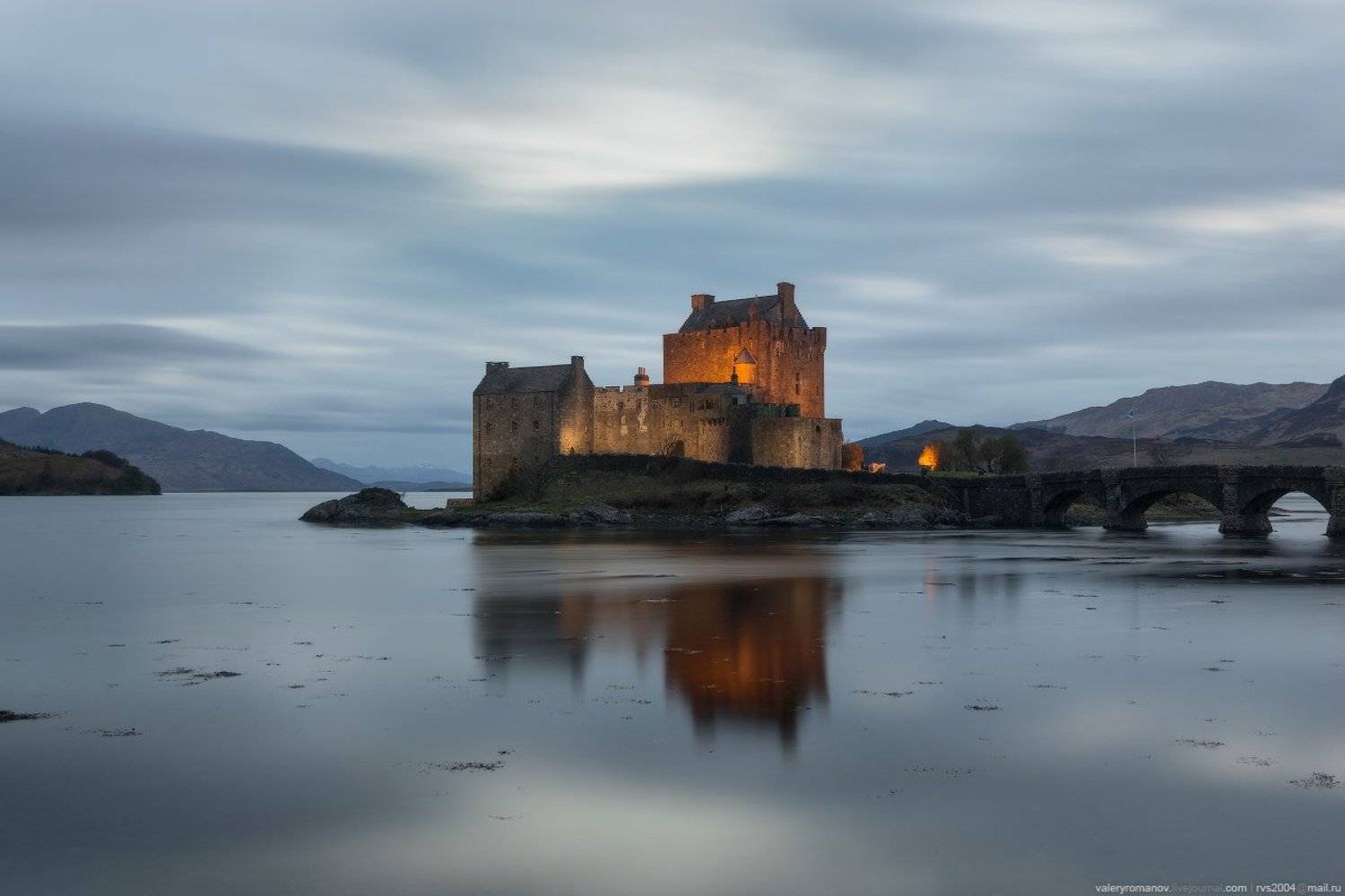 eilean donan, castle, highlands, scotland, замок, эйлен, донан, северо-шотландское нагорье, шотландия, море, вода, серый, синий, мост, Валерий Романов