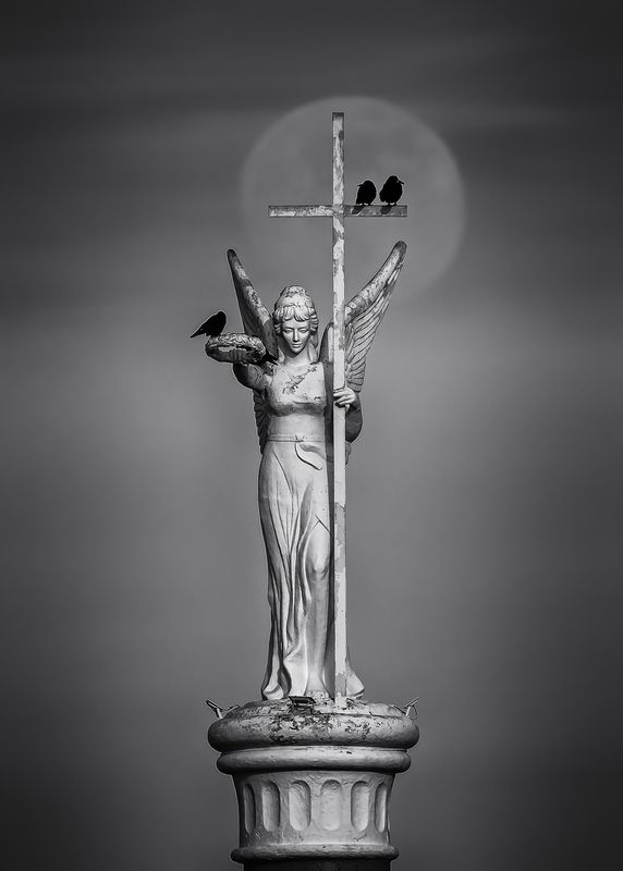 кавказ, кавказские минеральные воды, кмв, ессентуки, луна, полнолуние, статуя, стела, скульптура, fullmoon, moon, черно-белое, 600 мм Ника Виктория фото превью