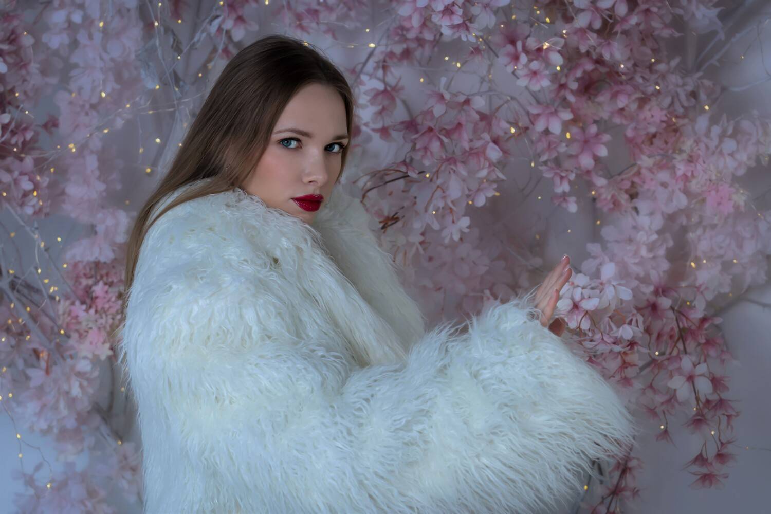 красивая девушка, гламур, шубка, вишневый цвет, студия, Герцен Наталья