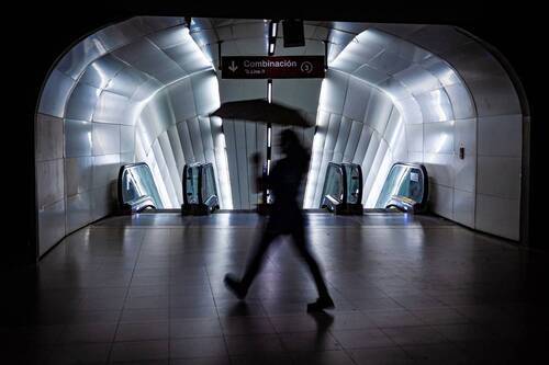 EL VIAJE: UNA TRAVESÍA SUBTERRÁNEA