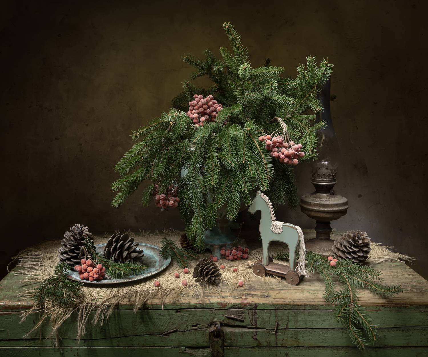 натюрморт, ель, лощадка, рябина, керосинка, Татьяна Феденкова