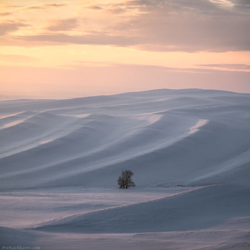 Линии зимних гор фото превью