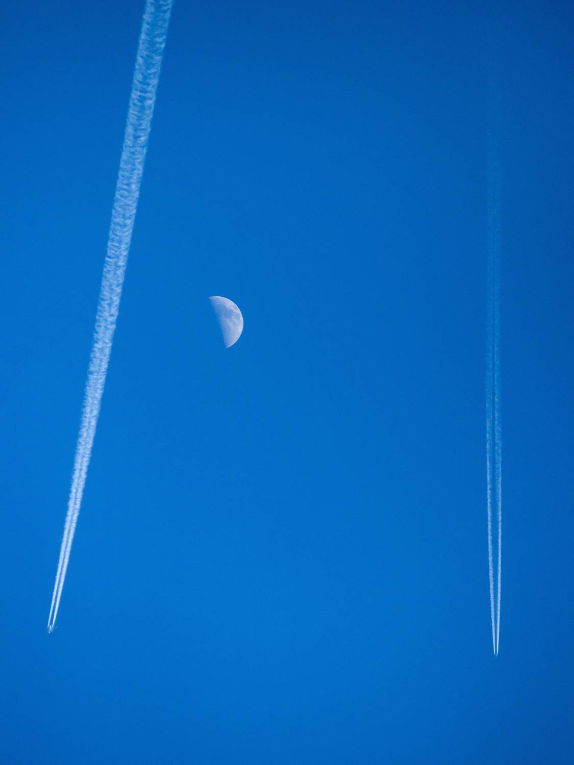 air,abstract,minimalism,moon,space,simplicity, Slavom&iacute;r Gajdo&scaron;
