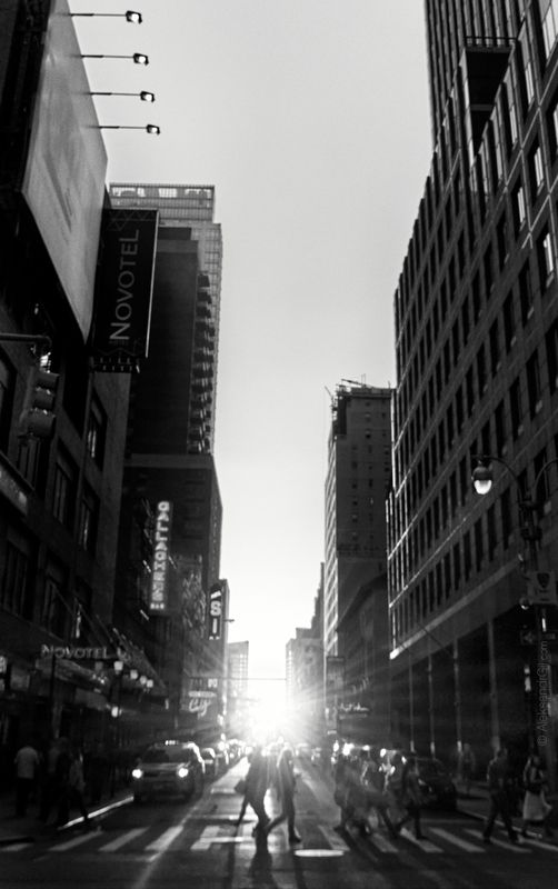 мантеттен, закат, небоскрёбы, пешеходы, улица, город, манхеттенхендж Манхеттенхендж фото превью