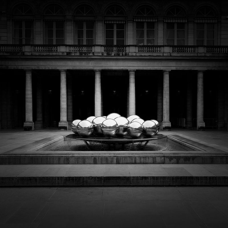 Fontaines de Pol Bury-Sphérades- Palais Royal 1 фото превью