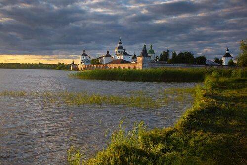 Кирилло-Белозерский монастырь на Сиверском озере
