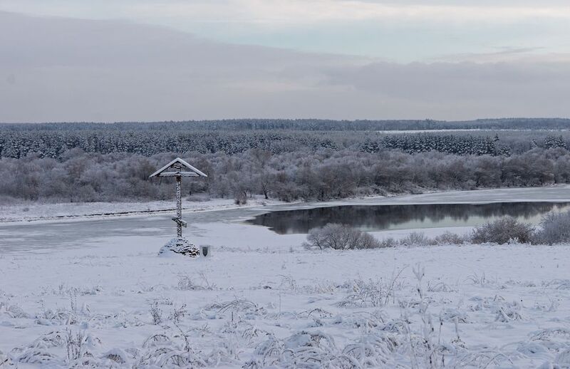 Берег реки Оки где  в1380 году Дмитрий Донской собирал свою армию перед походом на Мамая. фото превью