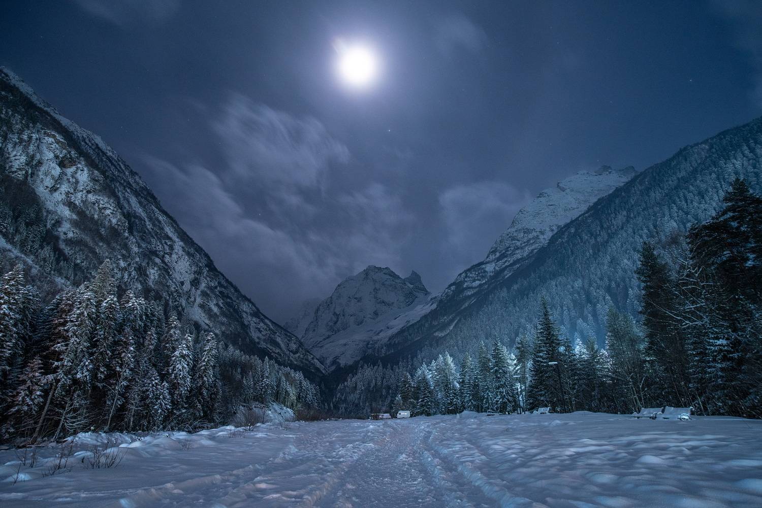 ночь, луна, туман, облака, горы, домбай, аманауз, лунный свет, лес, пик, вершина, карачаево-черкесия, Арсен Алабердов