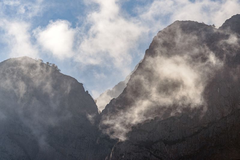 облака и горы танец облаков фото превью
