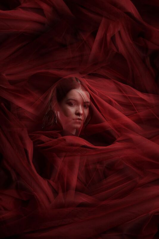 Красный фото превью