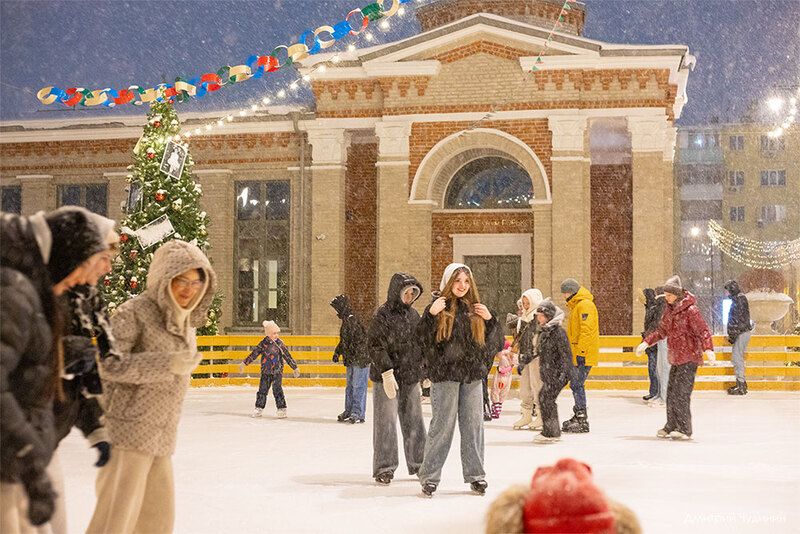 На катке фото превью