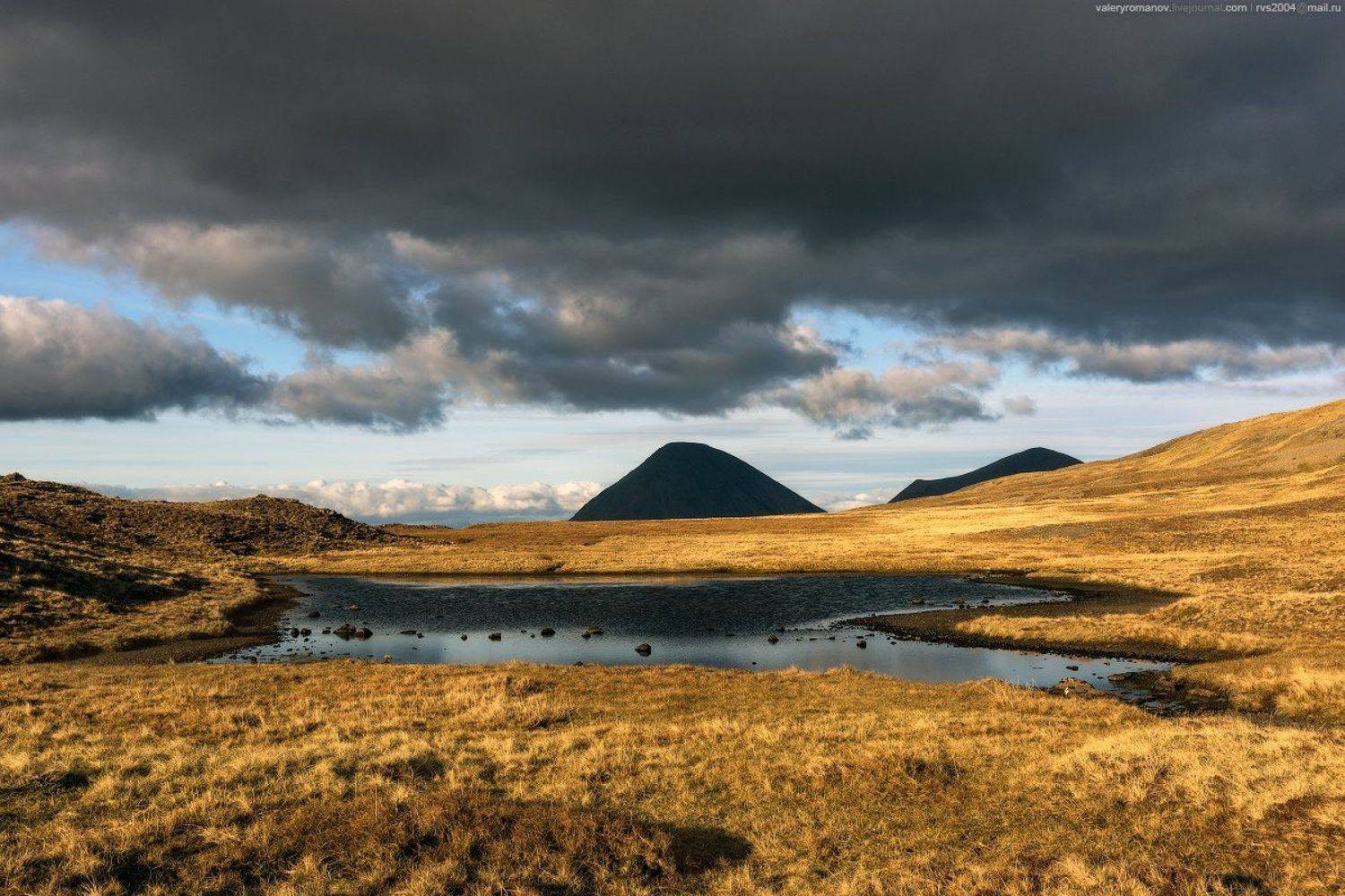 Glamaig, Mountain, Glen Brittle, Isle of Skye, Scotland, гора, Гламейг, долина, Глен Бриттл, остров, Скай, Шотландия, желтый, синий, небо, облака, драматический, Валерий Романов