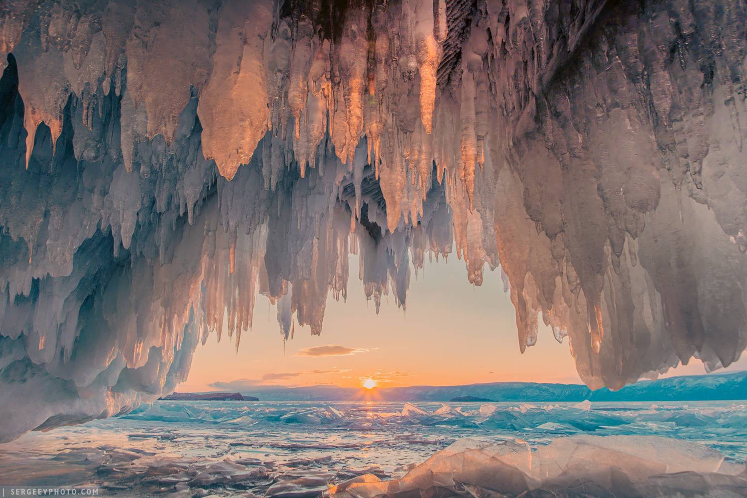 байкал, сибирь, грот, зима, байкальский лед, иркутская область, зимний байкал, ольхон, озеро байкал, природа, пейзаж, baikal, siberia, grotto, winter, baikal ice, winter baikal, olkhon, lake baikal, nature, landscape, Сергеев Кирилл